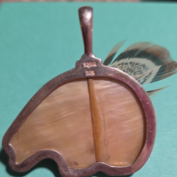 Sajen Bear Pendant - Picture 3 of 6